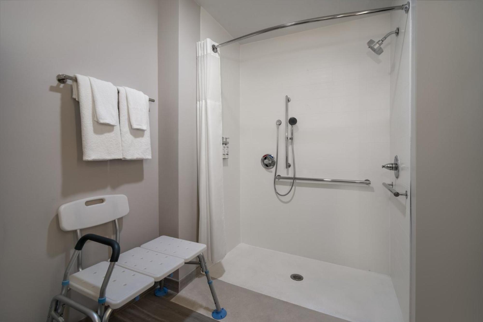 Holiday Inn Express & Suites Muskegon - Grand Haven By Ihg エクステリア 写真